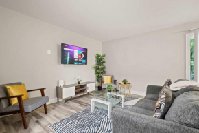 Two-Bedroom Two-Bathroom Stay Near Downtown Rochester Hills